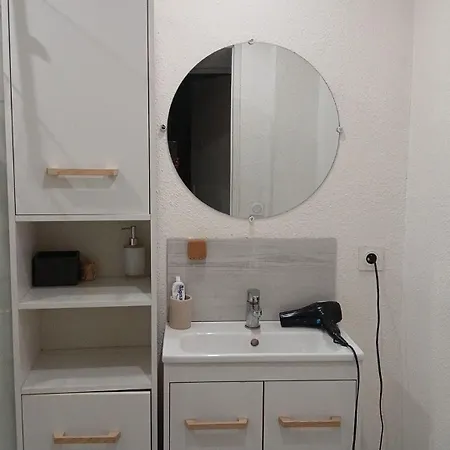 2 Chambres, 4 Personnes, Jardin, Proche Centre