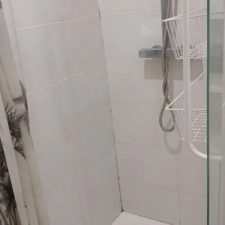 2 Chambres, 4 Personnes, Jardin, Proche Centre Hotel
